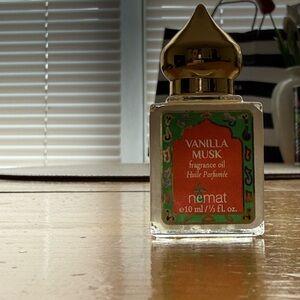 Vanilla Musk Fragrance Oil with Gold Cap